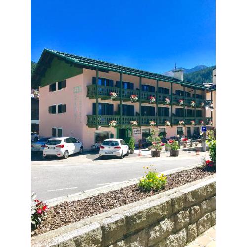 Hotel Zeni