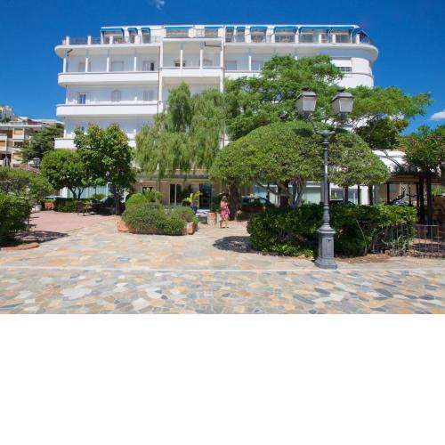 HOTIDAY Hotel Alassio
