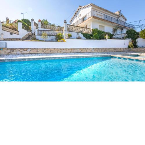House - 3 Bedrooms with Pool and Sea views young people group not allowed - 8977