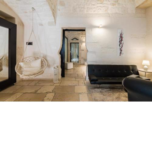 House 112 by Wonderful Italy