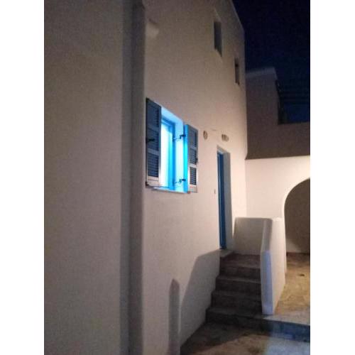 HOUSE 3Bedroom Maisonette ΕΞΟΧΙΚΟ Alyki PAROS 50m from BEACH ideal for families