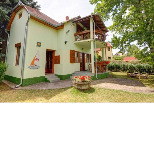 House and Apartment Balatonmariafürdo 19269