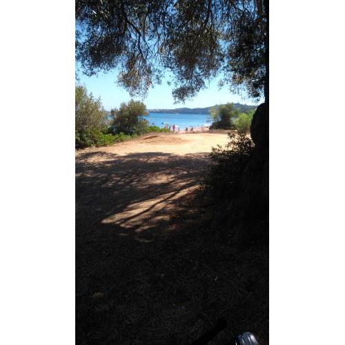 House Giannis Haikos two minutes walk to the beach Peroulia