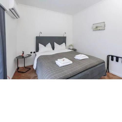House in House at the Heart of Exarchia, extremely central