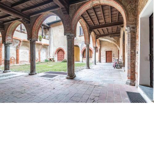House of Foscolo - Palazzo Cornazzani - by Host4U