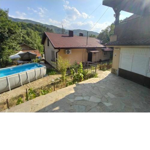 House with a nice garden, view, pool and fireplace