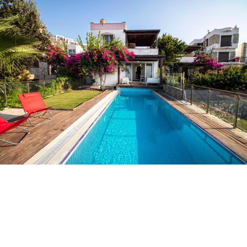 House with Amazing Sea View and Pool in Gumusluk