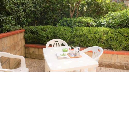 House with garden and parking space in Mergellina