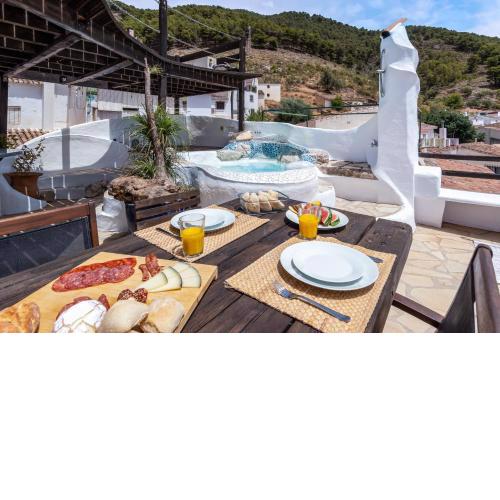 House with roof terrace and fantastic views