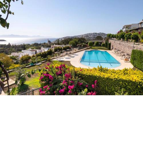 House with Sea View and Shared Pool in Bodrum