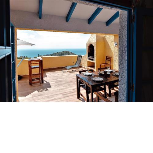 House with Terrace, Pool and Beaches nearby