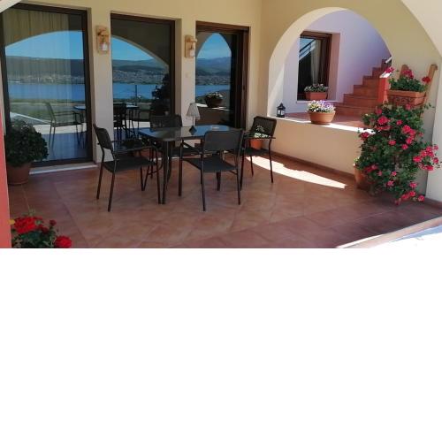 House with View in Amfithea