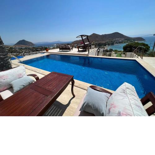 House within 5 Min Walk to Beach in Akyarlar