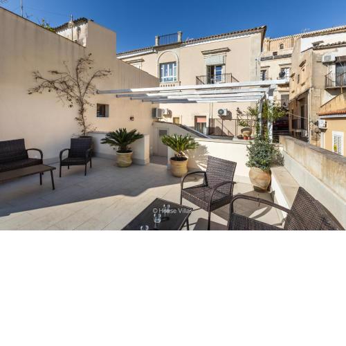 HouseVillas - LEscalier Suite