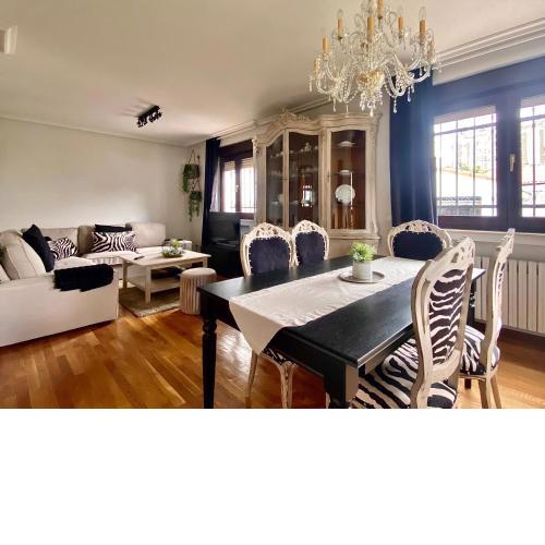 Housingleon Casa con Jardín privado y BBC