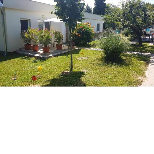 Hóvirág Apartman Balatonberény