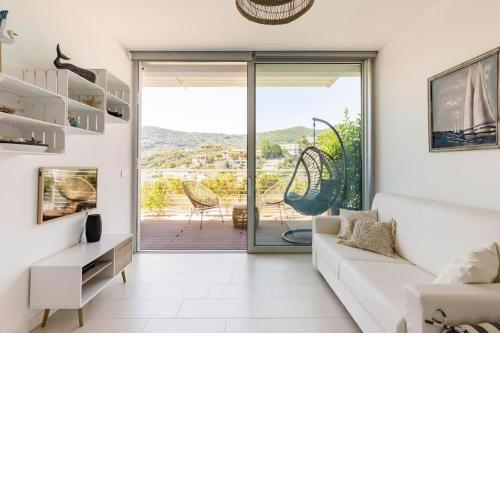 Huge Terrace Relax Apartment (Citra009001-LT-1008)