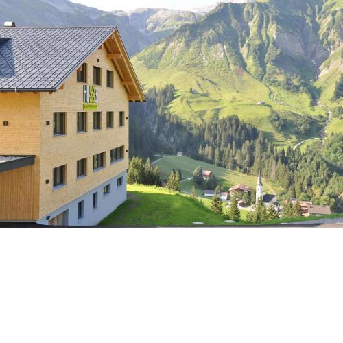 Hus23
