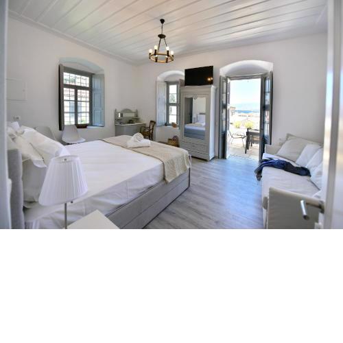 Hydra Art Suites
