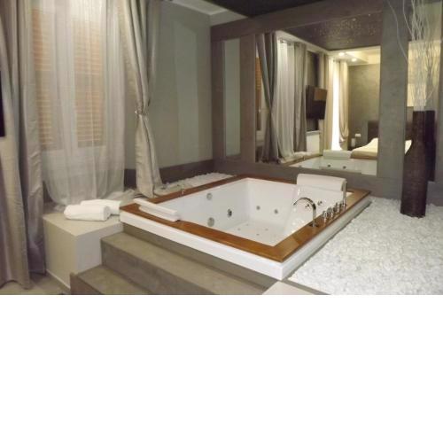 HYDROSUITE