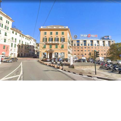 I Marinai - In The City Of Genoa - Happy Rentals