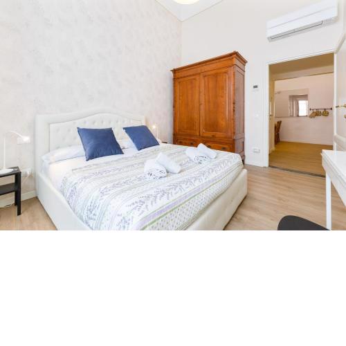 I Renai - Ponte delle Grazie Modern Apartment