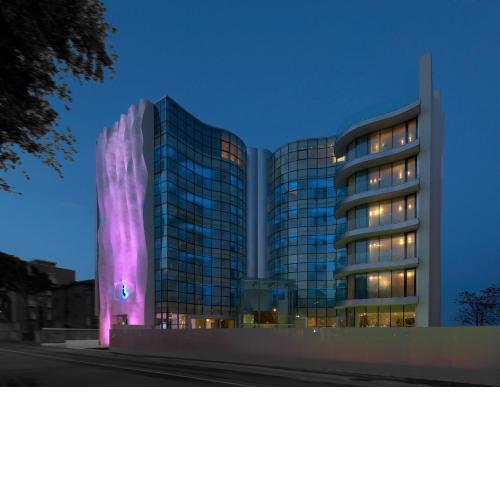 i-Suite Hotel