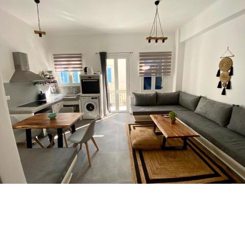 Iakovos' Luxury House
