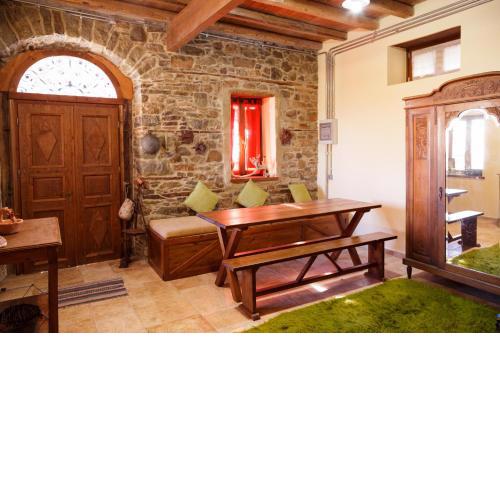 "Iali" Cottage House