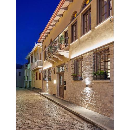 IALNA Boutique Hotel