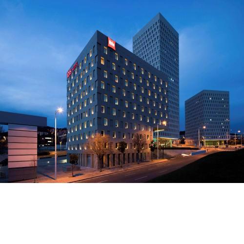Ibis Barcelona Santa Coloma