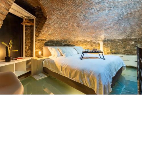 Ice Queen Chamber by Rent All Como