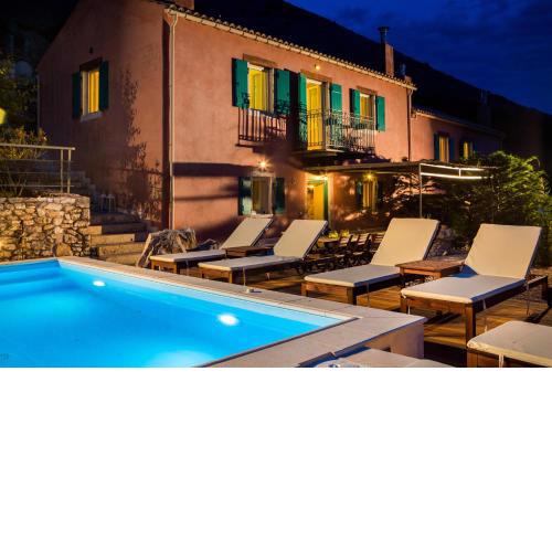 Iconic Villas - Villa Rosa