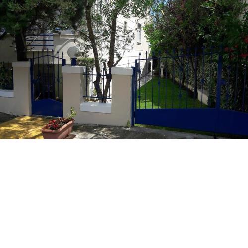Ideal Family House