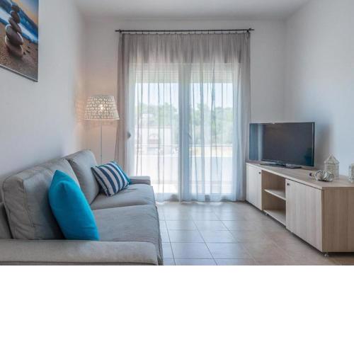 Ideal Holiday Home in Gennadi with Shared Swimming Pool