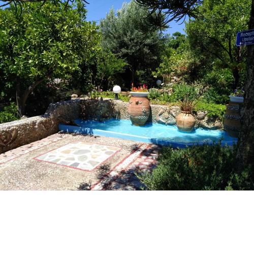 Ideal place for family near the beach with garden