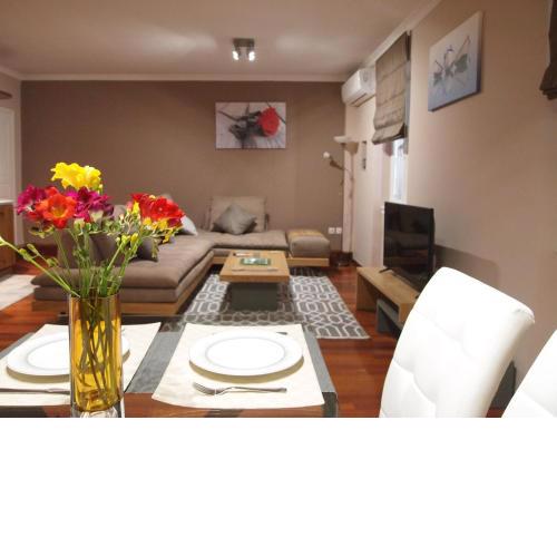 Ideally Situated Corfu Old Town Apartment