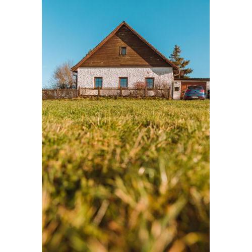 Idyllisches Landhaus mit Teich