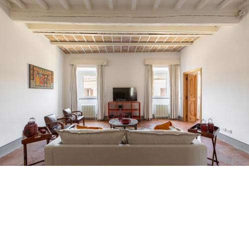iFlat Campo dei Fiori Stylish Apartment