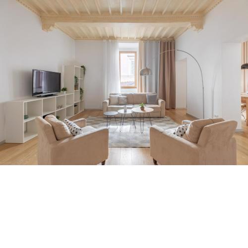 iFlat Navona White and Stylish Apartment