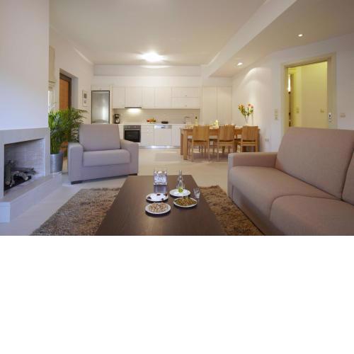 Ikia Luxury Homes