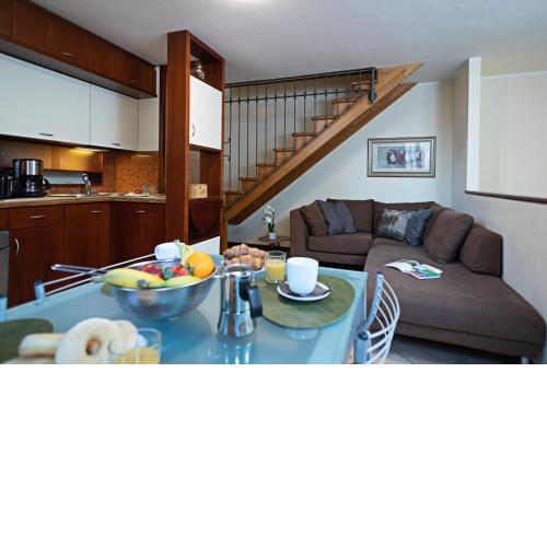 IL BORGO 48 - Regarda Travel