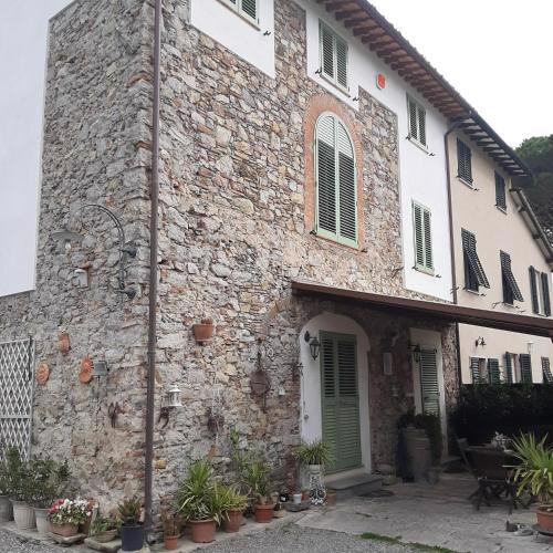 IL CARROZZONE APARTMENTS