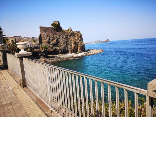 Il Castello di Aci