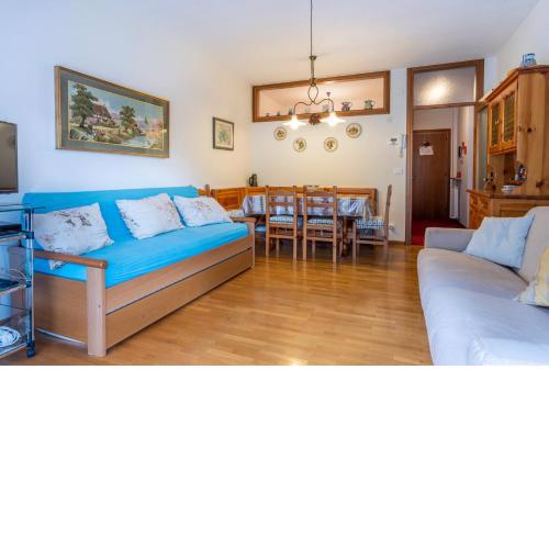 Il Ruscello Apartment with Terrace and View of the Alps