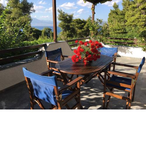 ILIOCHARI sea view apartments Oropos - Kalamos