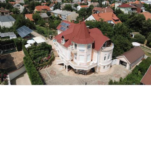 Ilonka Villa