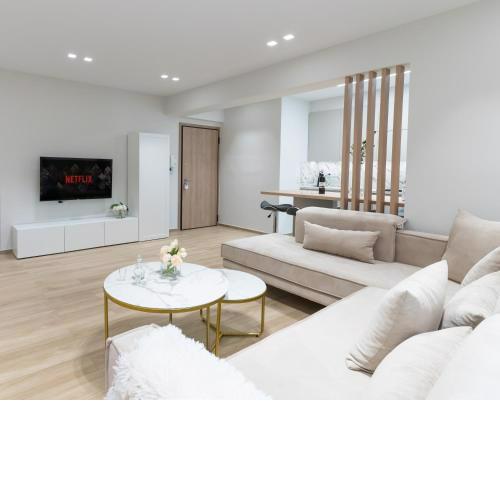 Imeros City Centre Apartment - Luxurious & Spacious, Free Parking!