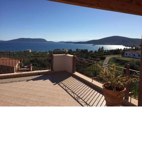 Immaculate 3-Bed House in Ermioni