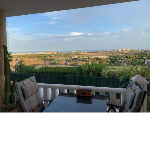 Immaculate bungalow with amazing sea views!